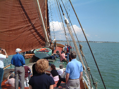 06bargesailing2.jpg